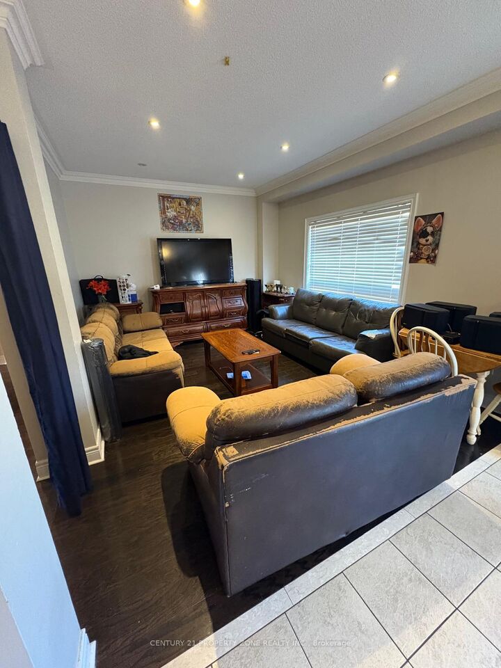 Photo de la propriété:  309 Brisdale Drive  ON L7A 3A1