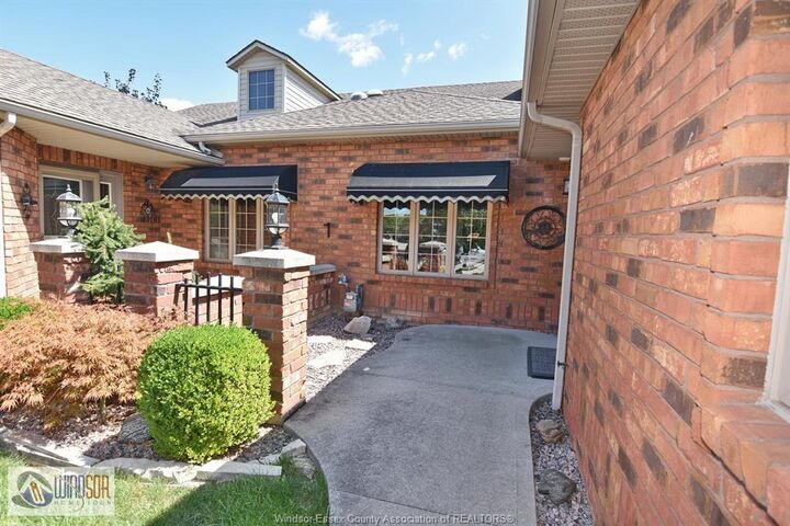 Photo de la propriété: 387 Millstone Lane ON N8L 0P4