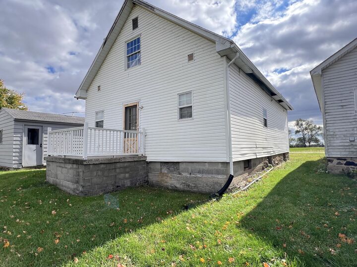 Property Photo:  7925 E South Street  OH 45317