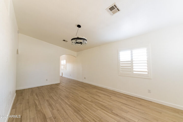 Property Photo: 4724 N 73rd Avenue AZ 85033
