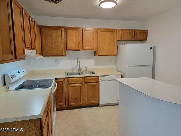 Property Photo:  621 E Papago Drive  AZ 85288 