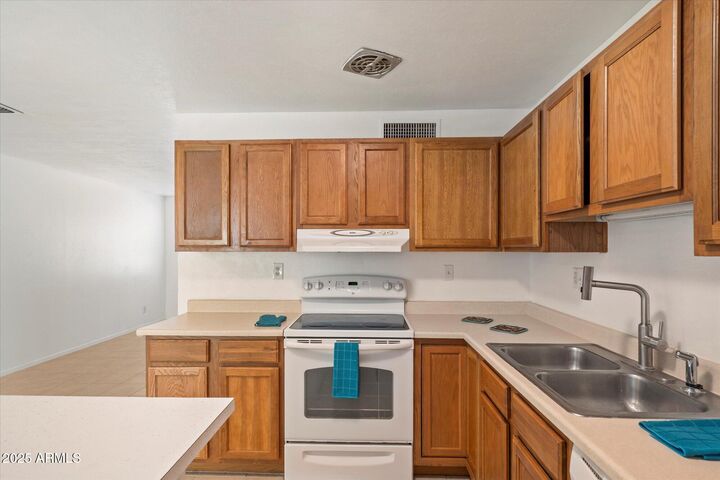 Property Photo: 621 E Papago Drive AZ 85288