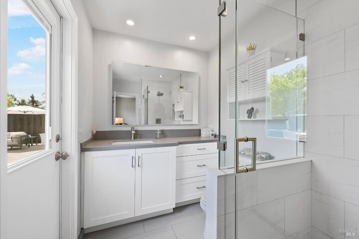 Property Photo:  38 San Ramon Way  CA 94945 