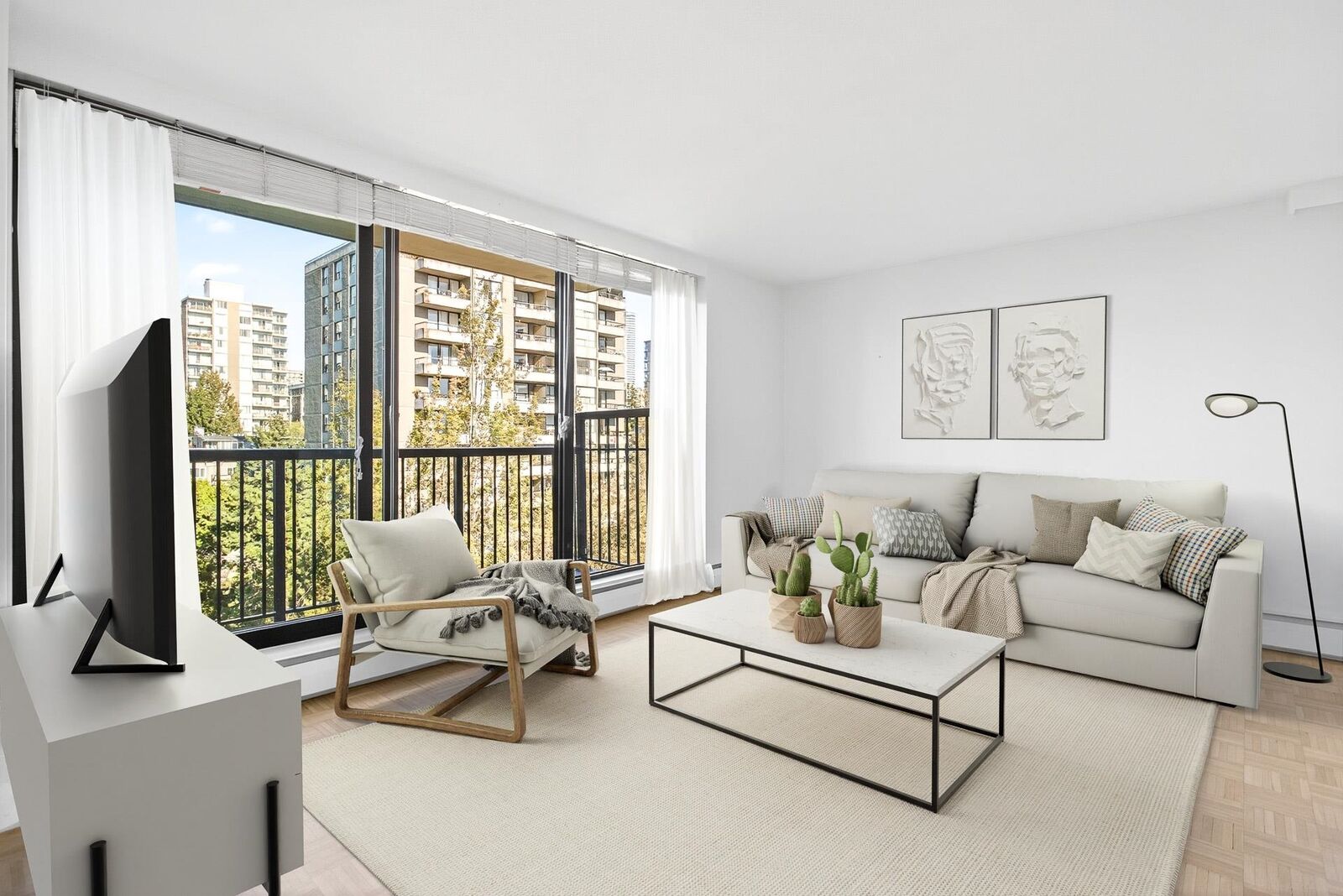 Photo de la propriété:  1330 Harwood Street  BC V6E 1S8