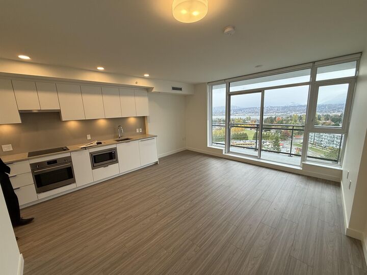 13675 107A Avenue 1510 — photo 1