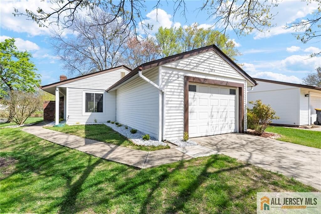 Property Photo:  265 Crosse Drive 265A  NJ 08831