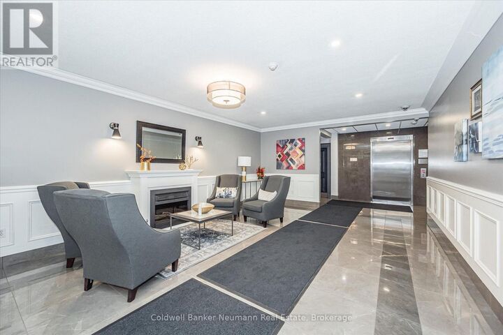 Property Photo:  60 Wyndham Street South 206  ON N1E 7H7 