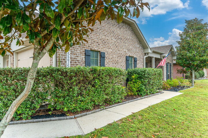 Property Photo:  5275 Moore Loop  FL 32536 