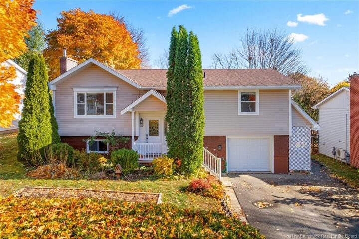 32 Linden Crescent  Fredericton NB E3A 4Z9 photo