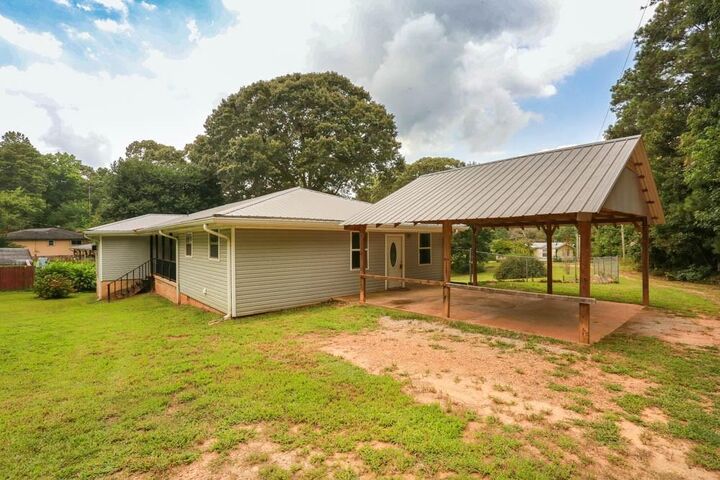 Property Photo:  1117 Cross Plains Hulett Road  GA 30116 
