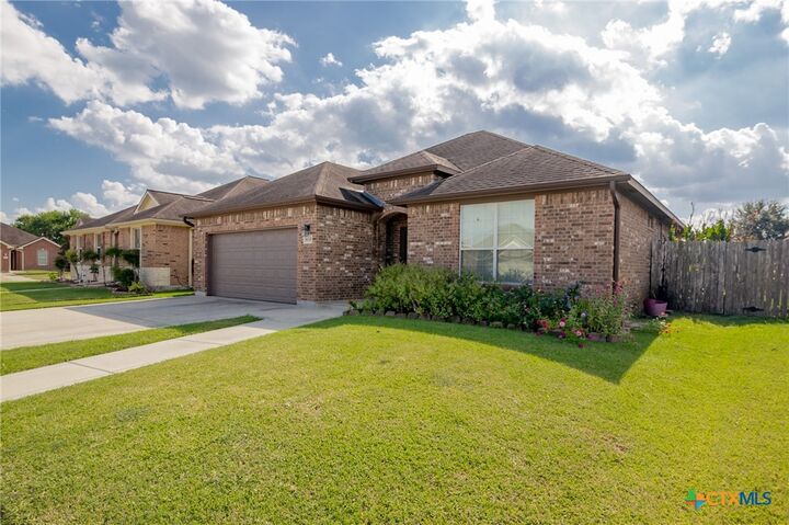 Property Photo:  616 Mason Circle  TX 77904 