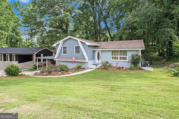 Property Photo:  2950 Springfield Court SW  GA 30349