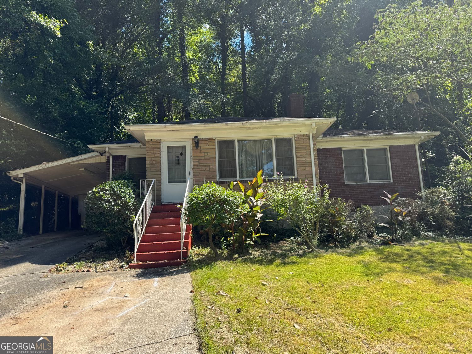 Property Photo:  2200 Beecher Circle SW  GA 30311