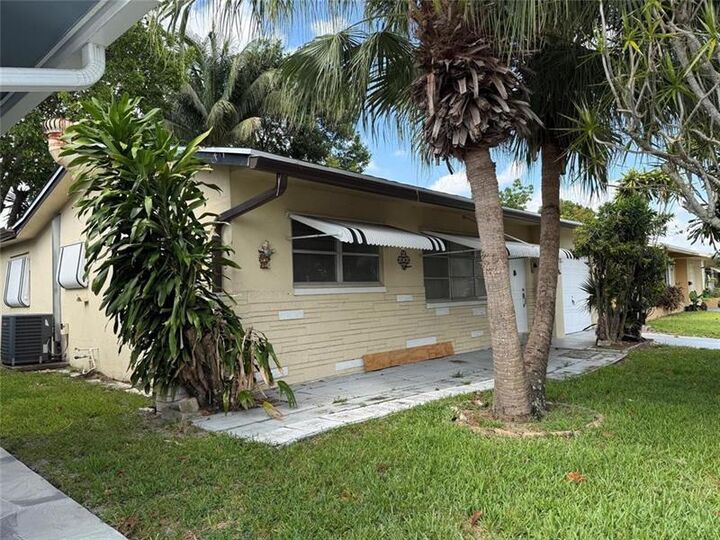 Property Photo:  4314 NW 47th Ct  FL 33319