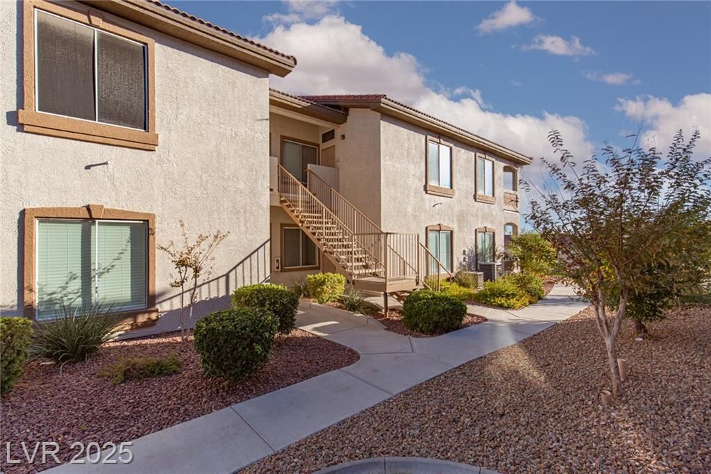 Property Photo:  2305 Horizon Ridge 2611  NV 89052