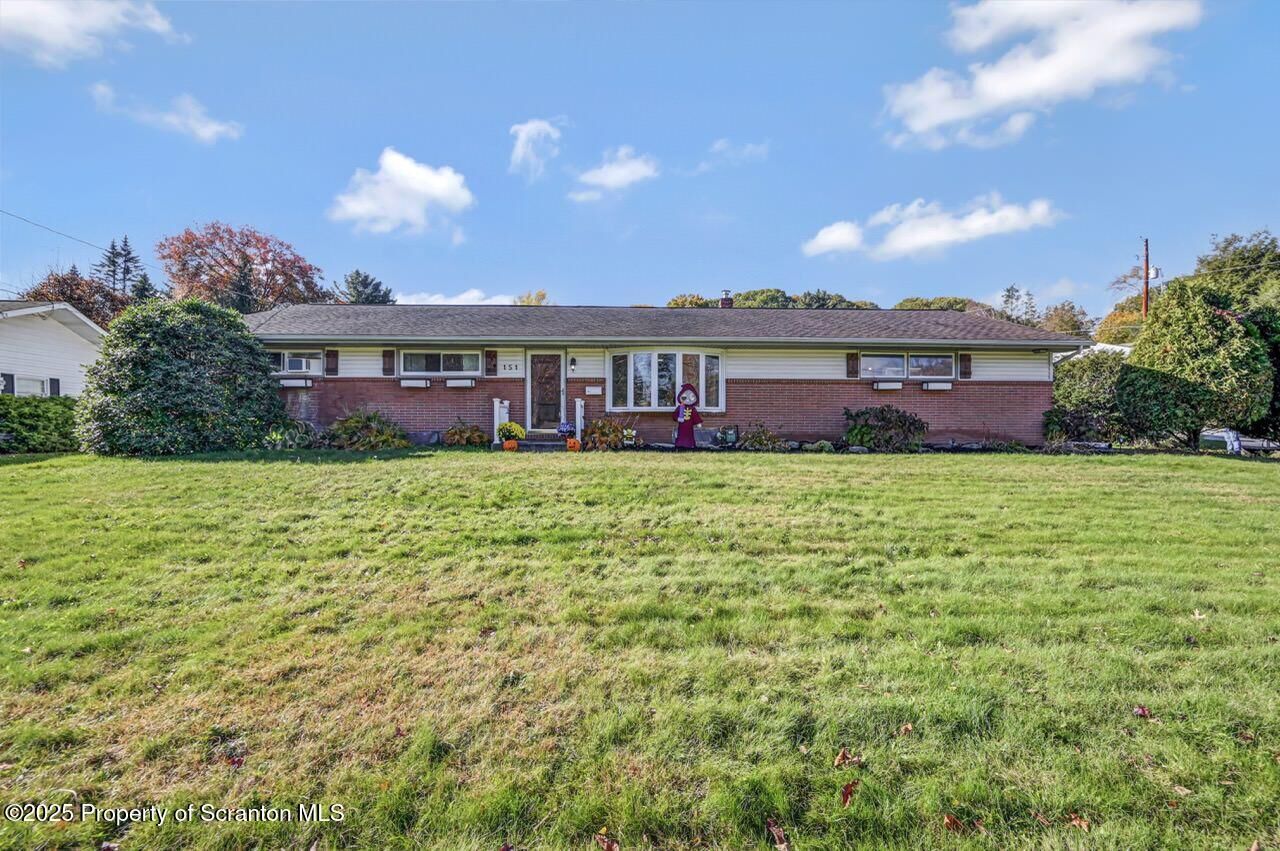 Property Photo:  151 Primrose Drive  PA 18411
