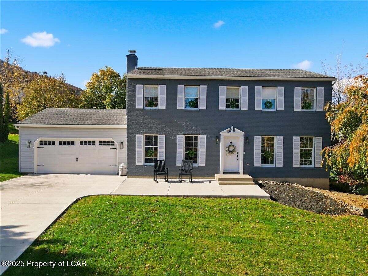 Property Photo: 19 Orchard Lane PA 18219