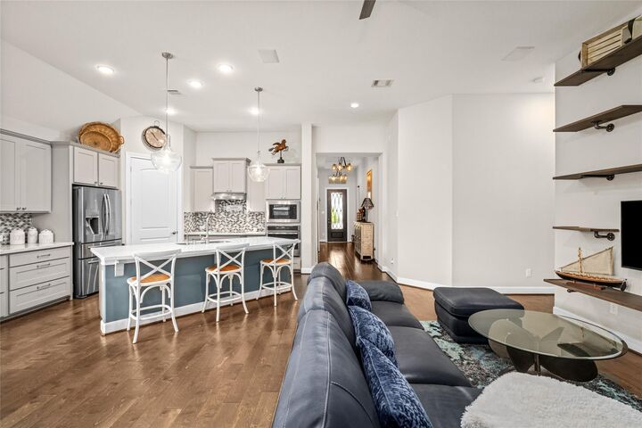 Property Photo: 106 Wild Wisteria Place TX 77316