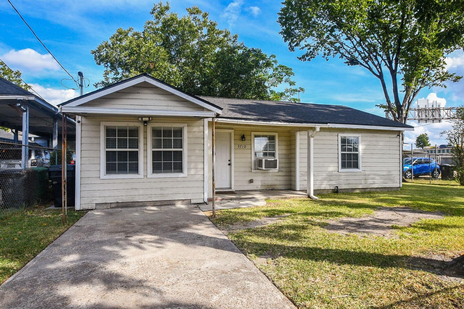 Property Photo: 5710 Cherry Street TX 77026