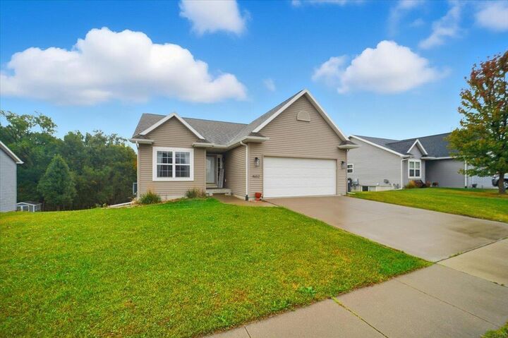 Property Photo: 4652 Loren Drive IA 50613