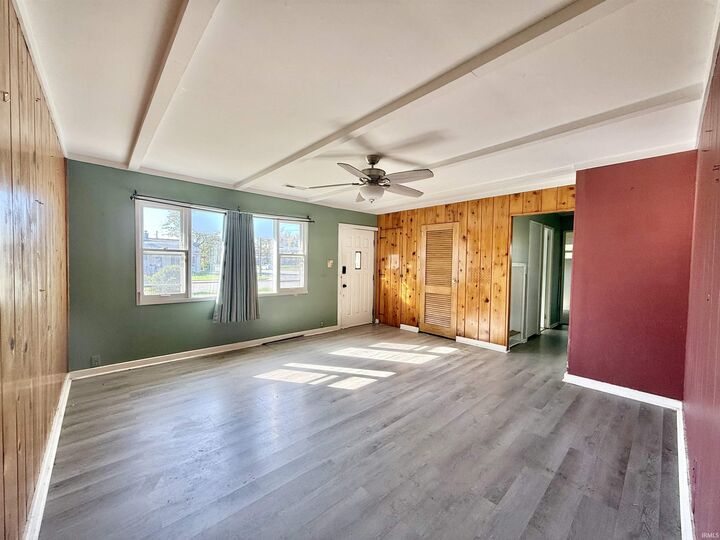 Property Photo: 725 W Berkeley Avenue IN 47710