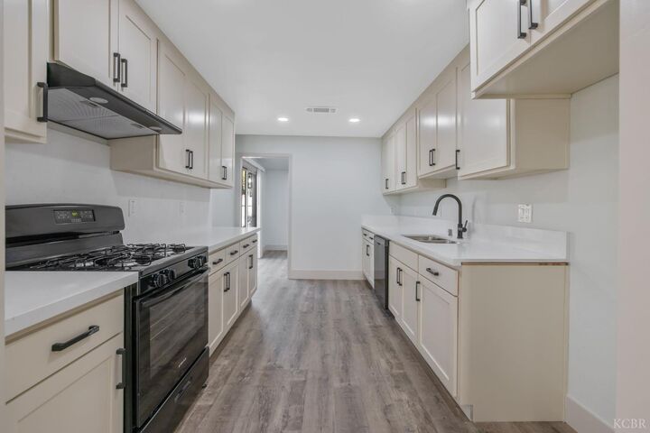 Property Photo:  312 NE 4th Avenue  CA 93291