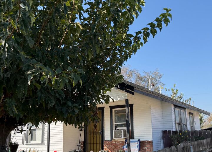 Property Photo:  11880 1st Place  CA 93230