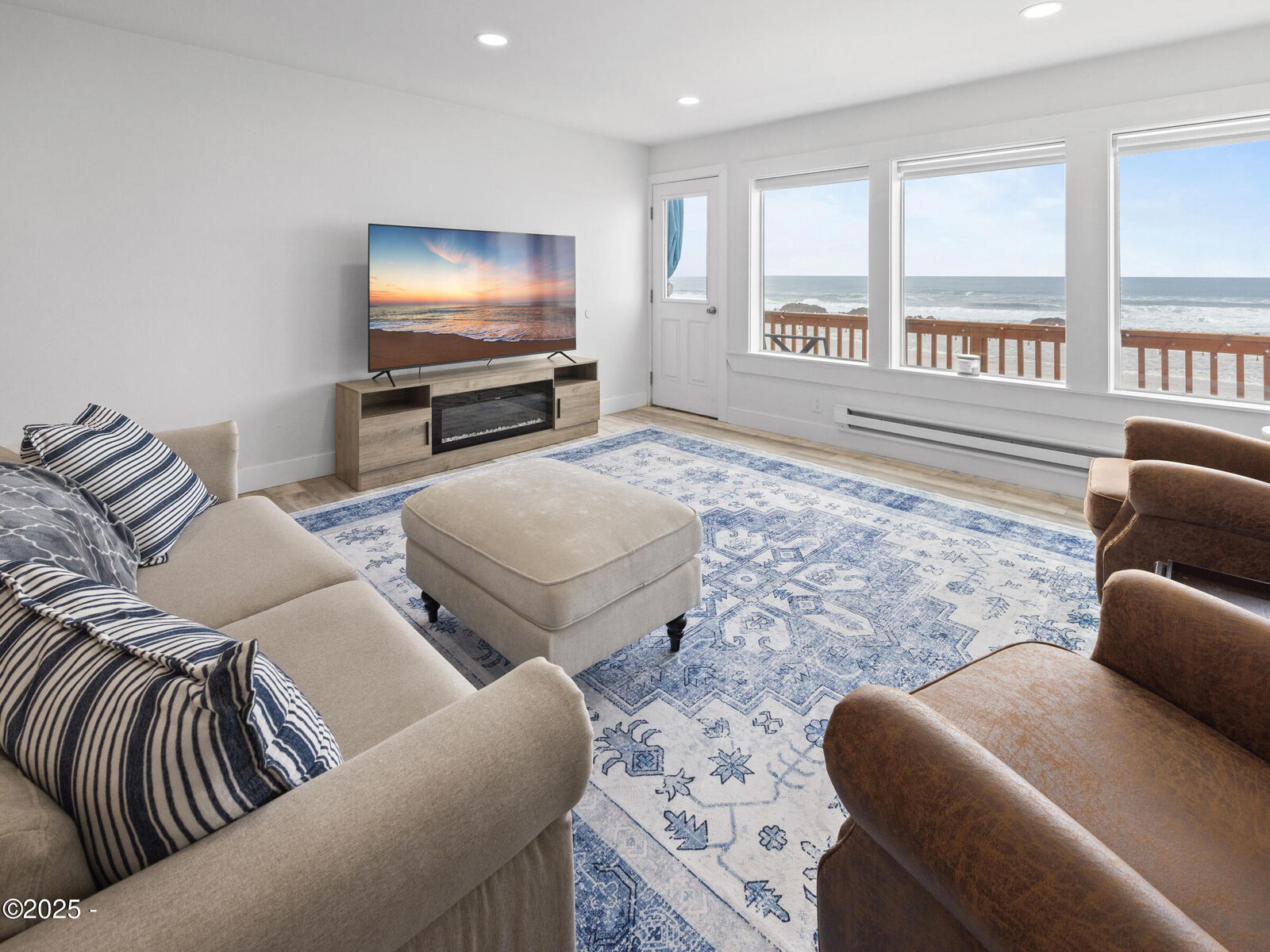 Property Photo:  3929 NW Jetty Avenue 3  OR 97367 