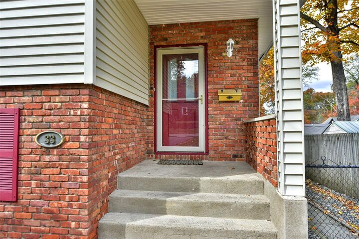 Property Photo:  33 S Hillcrest Road  NY 10901 