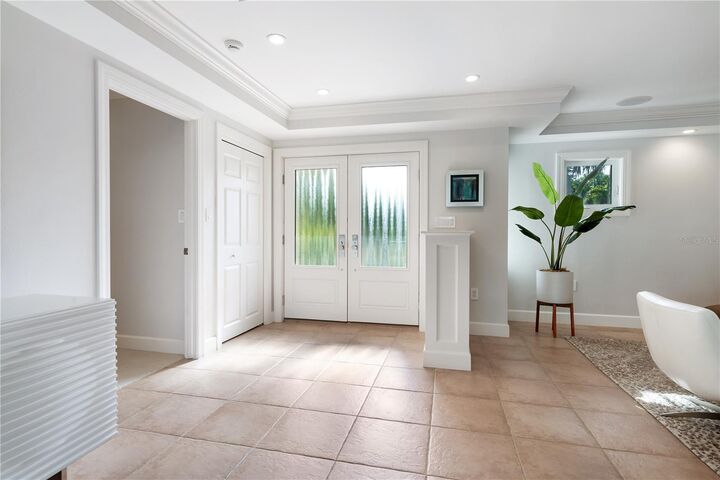 Property Photo:  606 Owl Way  FL 34236 