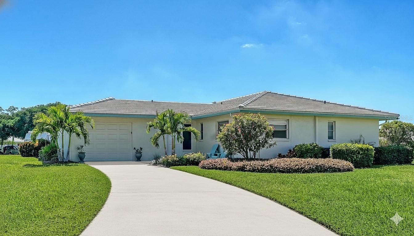 Property Photo: 902 68th Street W 902 FL 34209