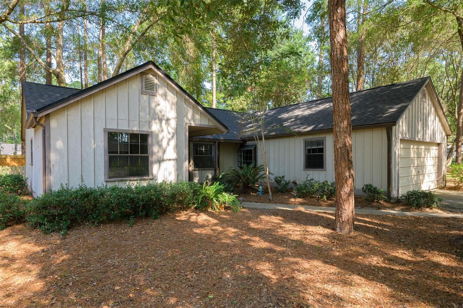 Property Photo: 7960 SW 47th Court FL 32608