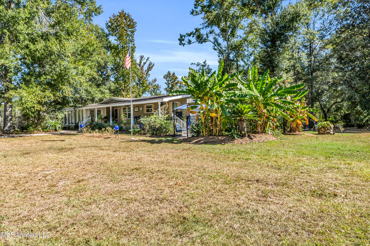 Property Photo:  17990 Cuevas Road  MS 39556
