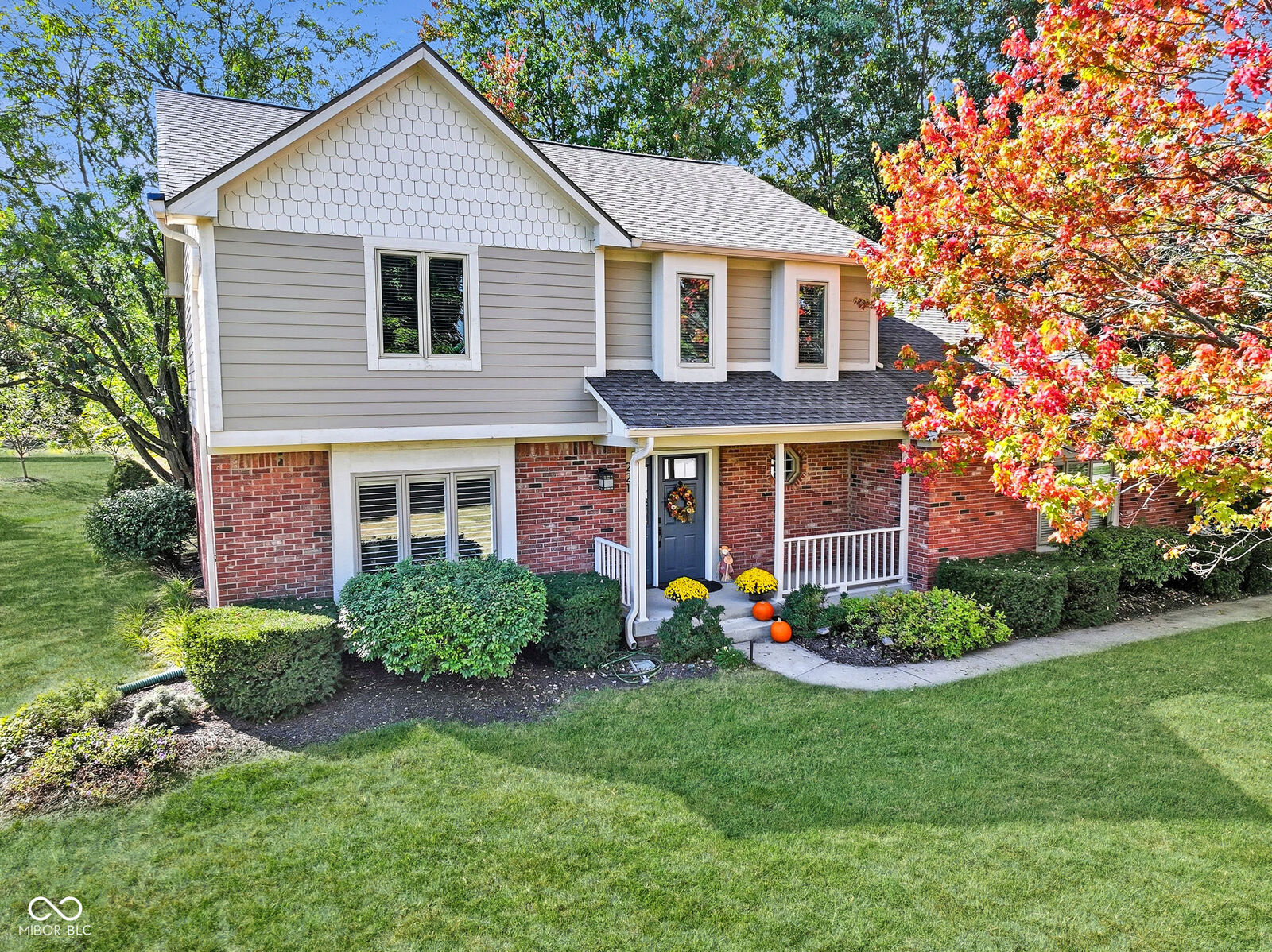 Property Photo: 221 Kerry Court IN 46032