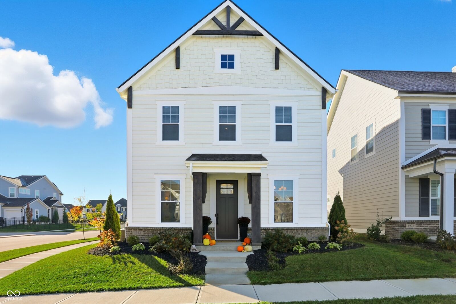 Property Photo:  1923 Ponsonby Drive  IN 46074 