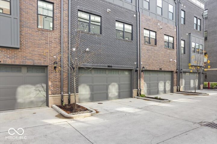 Property Photo:  908 Veterans Way  IN 46032