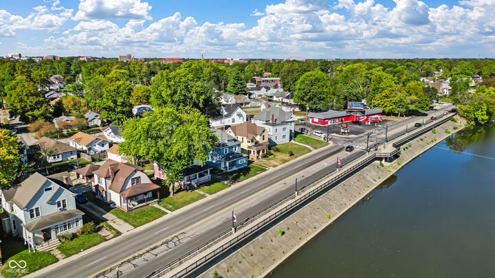 Property Photo:  709 Wheeling Avenue  IN 47303 