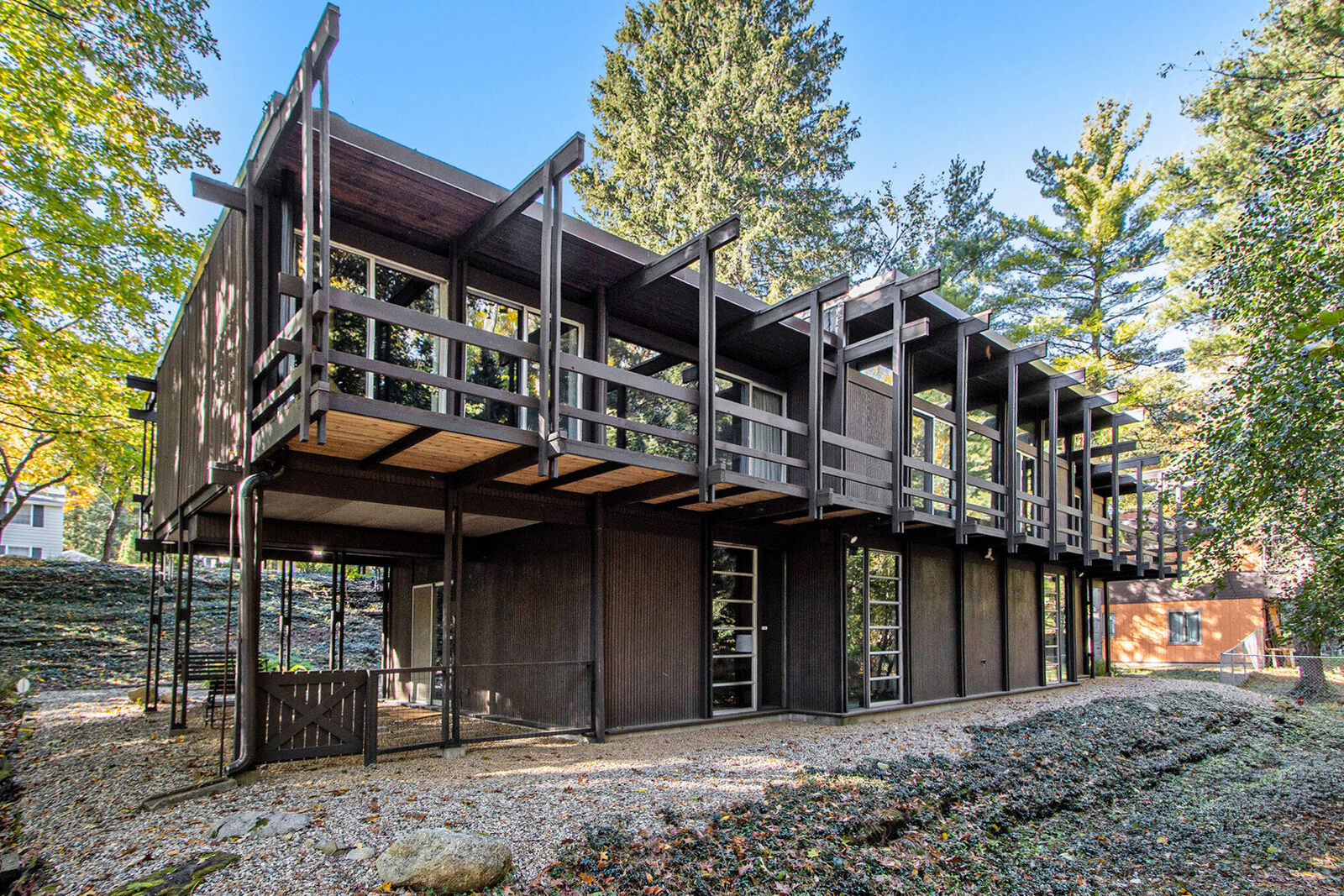 Property Photo:  2525 Sheffield Drive  MI 49008 