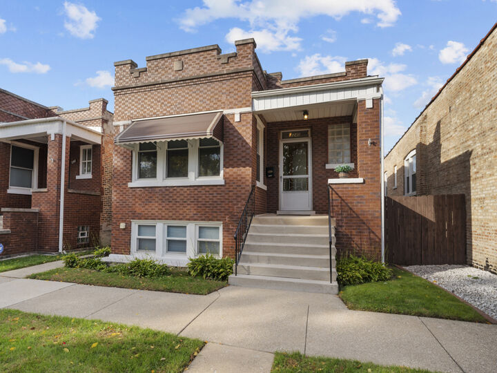 Property Photo:  2240 Wesley Avenue  IL 60402