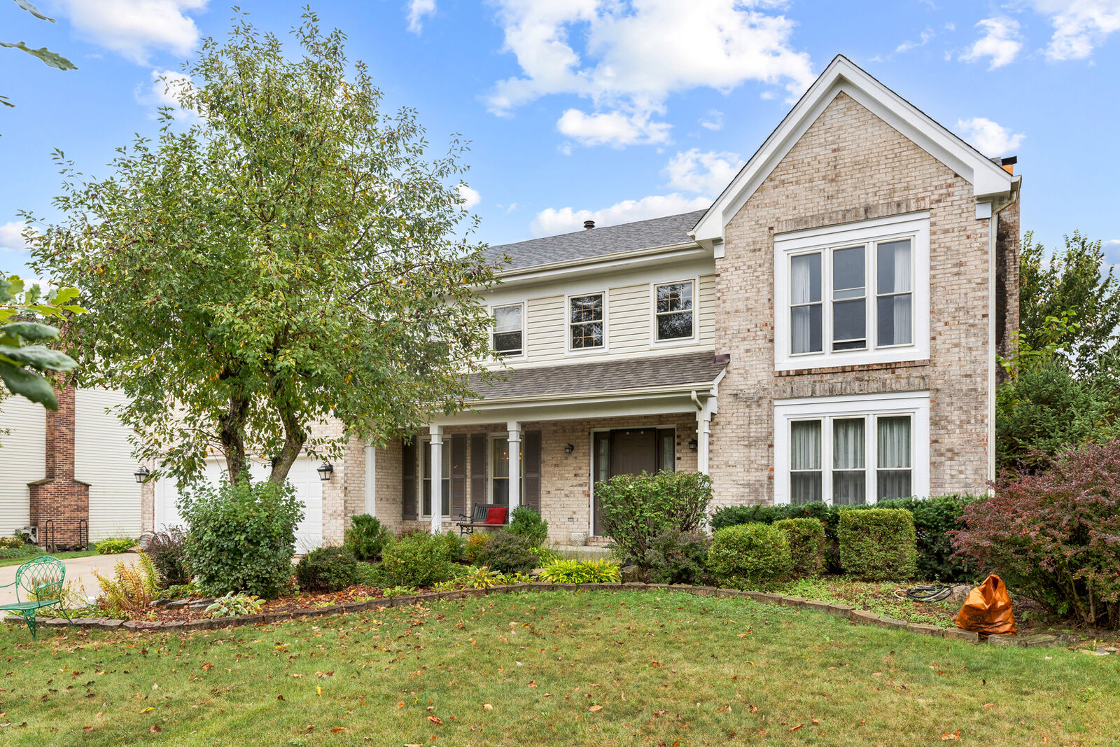 Property Photo: 1525 Sandburg Drive IL 60173