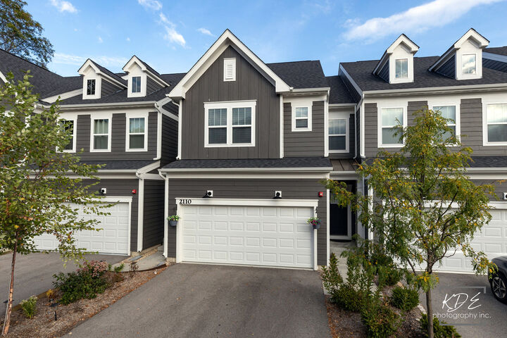 Property Photo:  2110 Weatherbee Lane  IL 60563