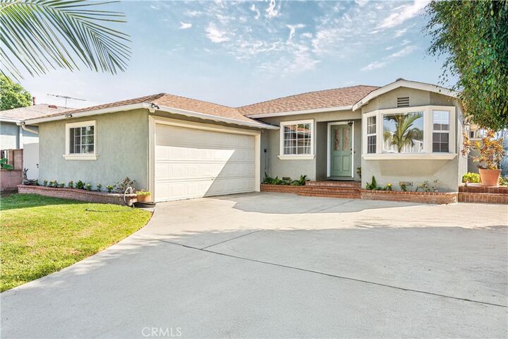 Property Photo: 11136 Lyndora CA 90650