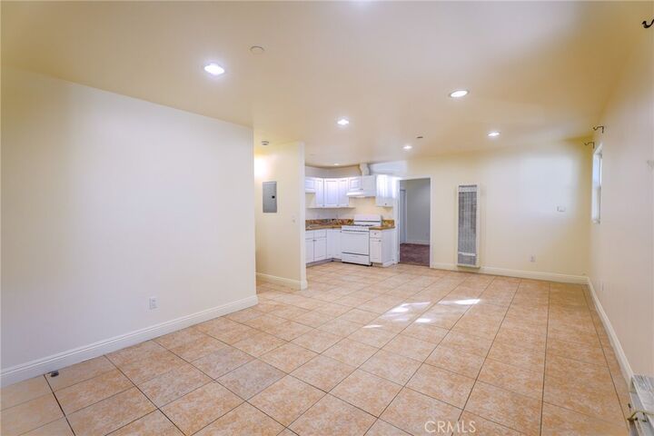 Property Photo:  6364 Sylmar  CA 91401 
