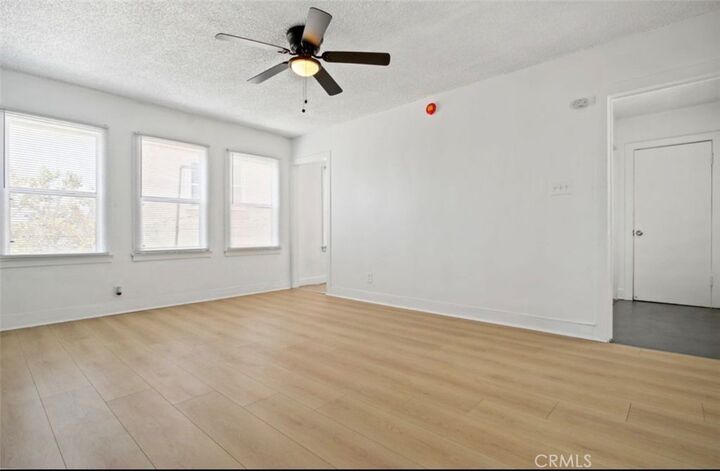 Property Photo:  2116 S Palm Grove Ave  CA 90016 