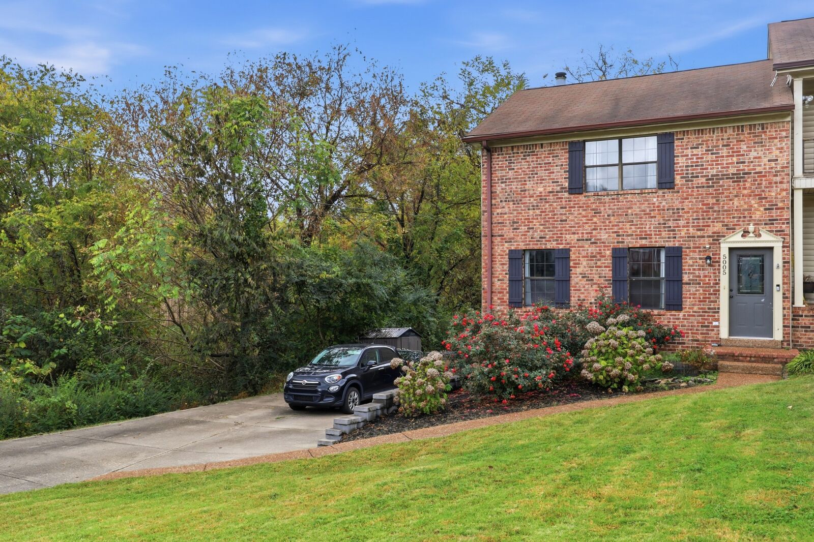 Property Photo: 5005 Wilkerson Dr TN 37211