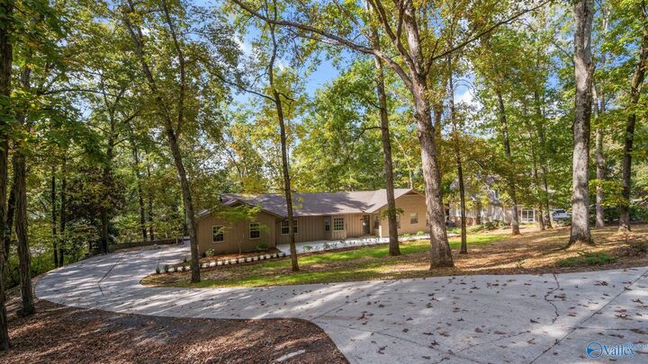 Property Photo:  1820 Forest Drive  AL 35976