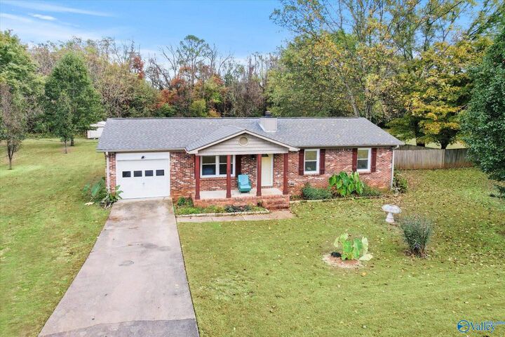 Property Photo:  109 Oldwood Road  AL 35811