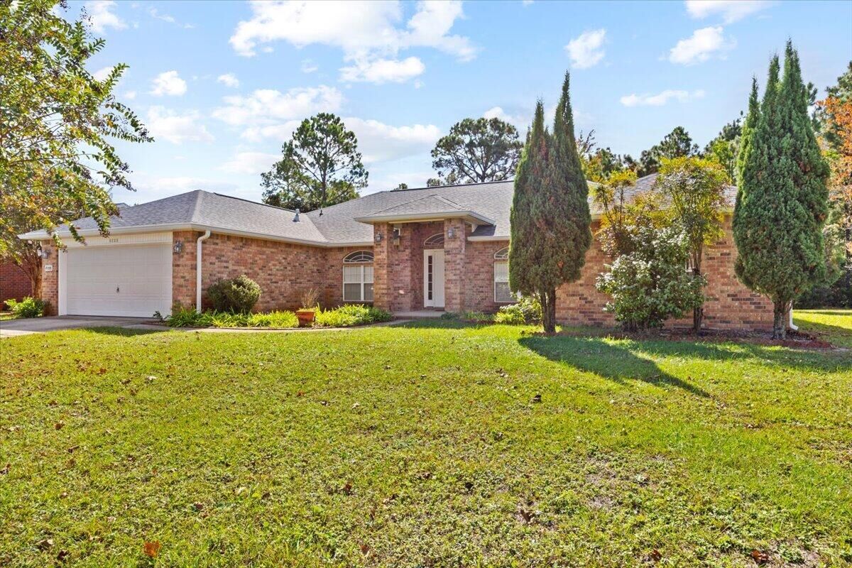 Property Photo:  8335 Onich Drive  FL 32566 