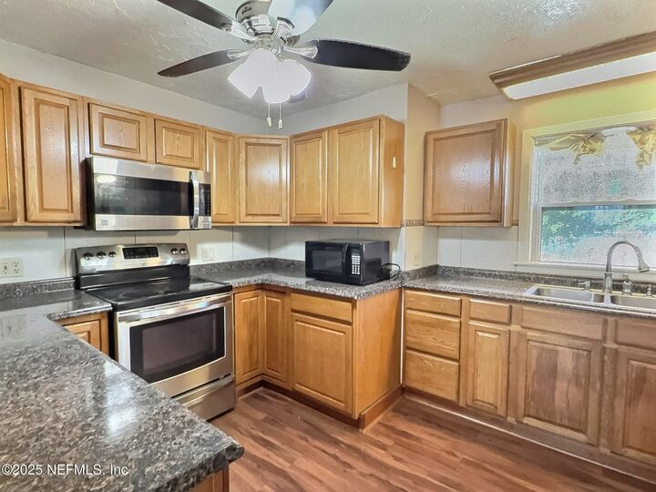 Property Photo:  2418 Alice Street  FL 32177