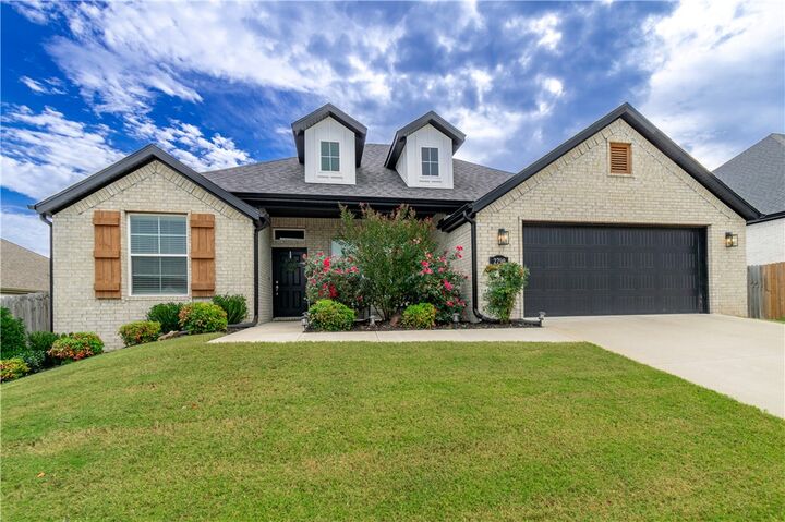 Property Photo: 2790 S Apricot Road AR 72701